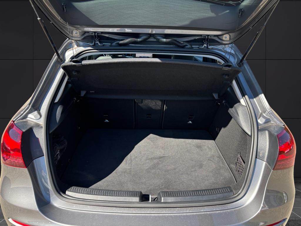 Mercedes-Benz A 250 e Kompaktlimousine Progressive Advanced