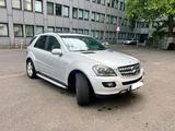 Mercedes-Benz ML 320 CDI 4MATIC - - Mercedes-Benz ML 320 in Leverkusen