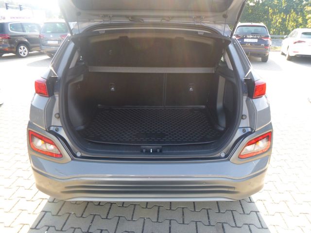 Fahrzeugabbildung Hyundai Kona Style Elektro 2WD >Wärmepumpe/KAM/NAV<