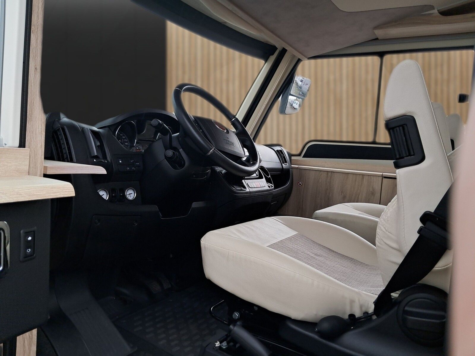 Fahrzeugabbildung Eura Mobil Integra Line 695 QB Markise,Automatik,RK