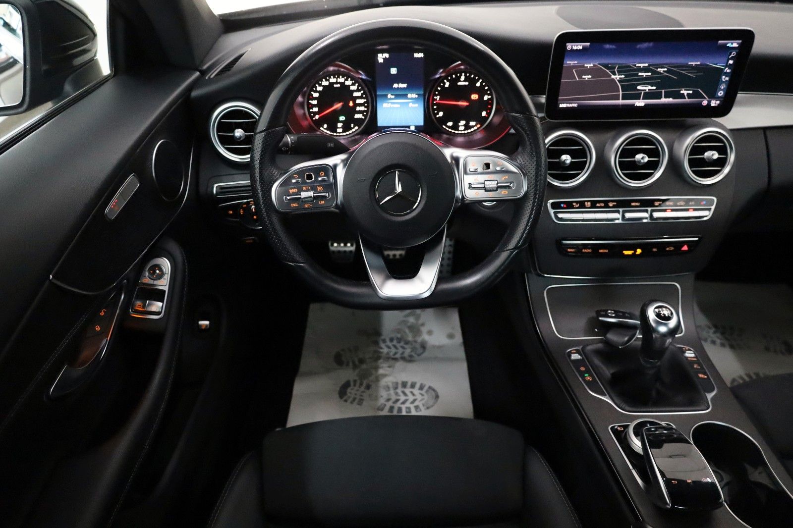 Fahrzeugabbildung Mercedes-Benz C 200 d Coupe, AMG-Line,Navi,Kamera,CarPlay,+WR