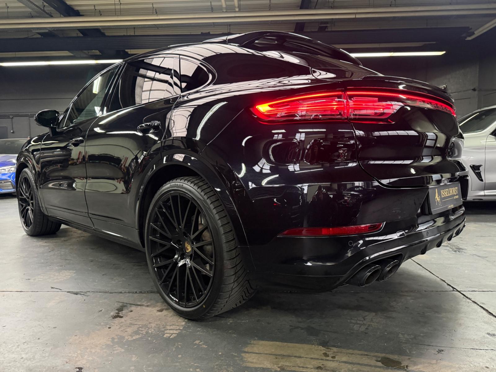 Porsche Cayenne Coupe S PANO CHRONO HUD 22 AHK ASSISTENT