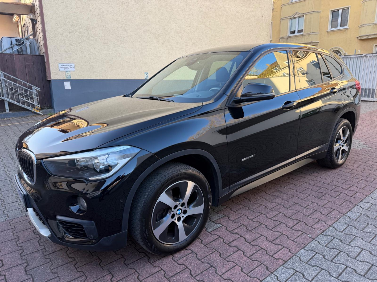 BMW X1 sDrive 18 i Advantage ( Navi / Kamera )