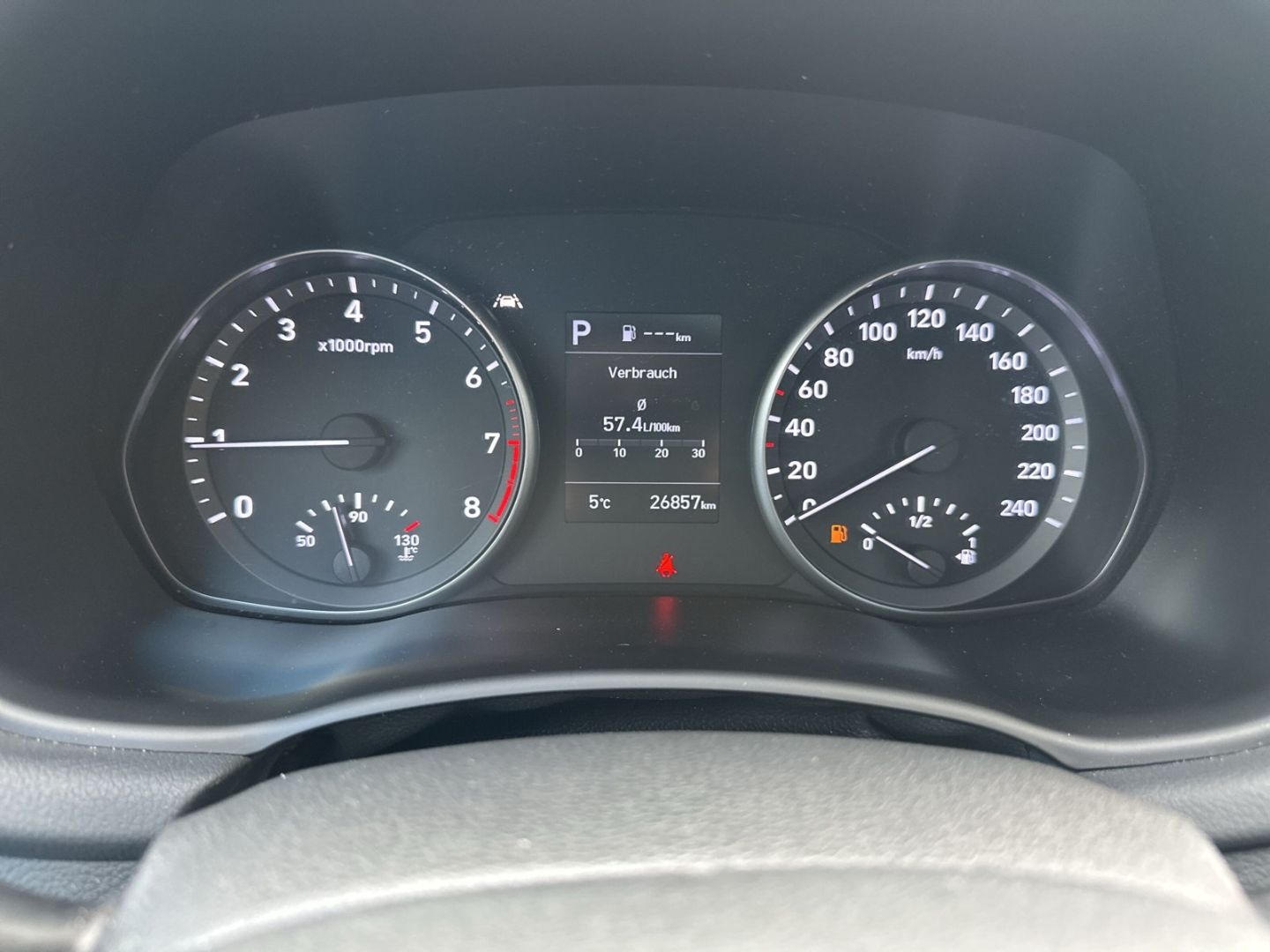 Fahrzeugabbildung Hyundai i30cw DCT AUTOMATIK KLIMA + SITZHEIZUNG + TEMPOM