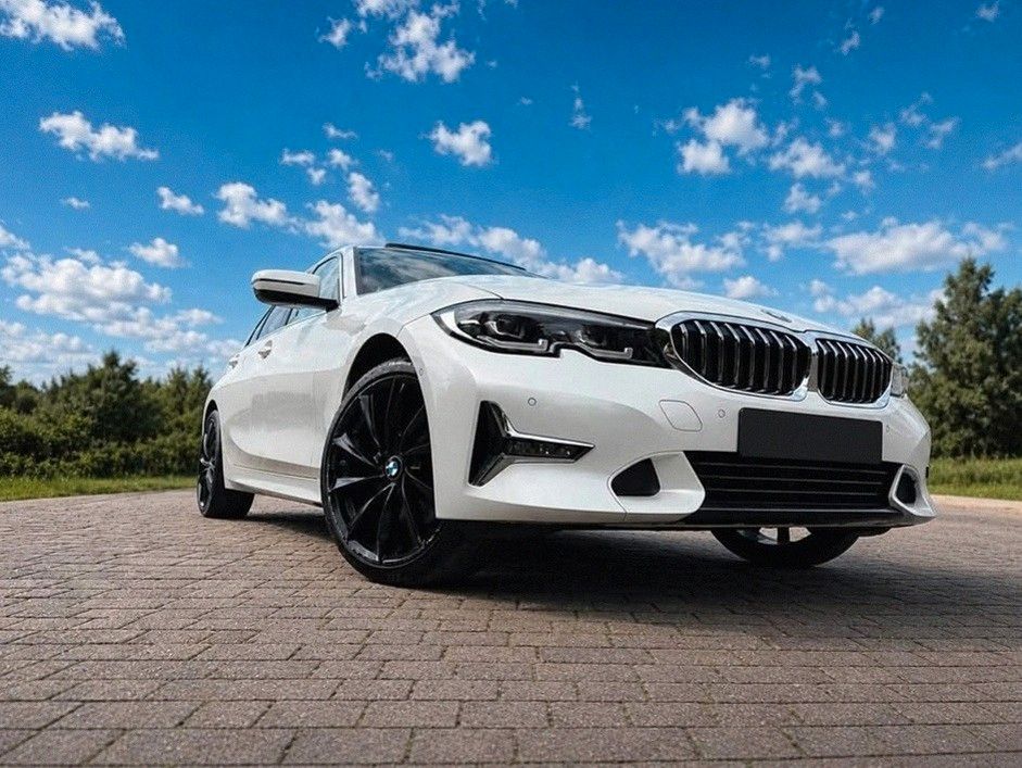 Image of BMW 320