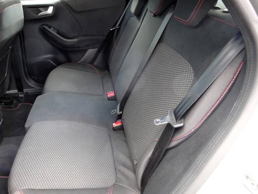 Fahrzeugabbildung Ford Puma 1.0 EcoBoost Mild Hybrid ST-Line