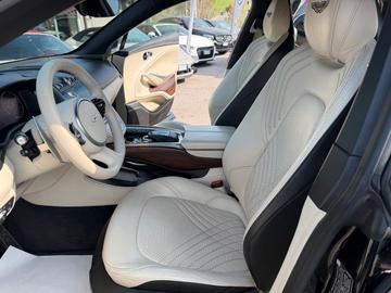 صورة 10 لـ 2020 Aston Martin DBX