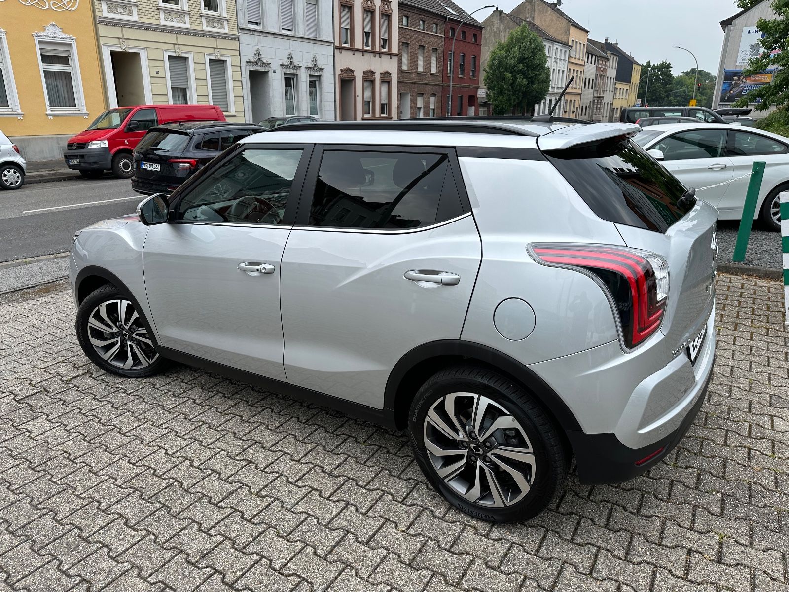 Fahrzeugabbildung Ssangyong Tivoli 1.5 T-GDi Onyx LEDER NAVI AHK