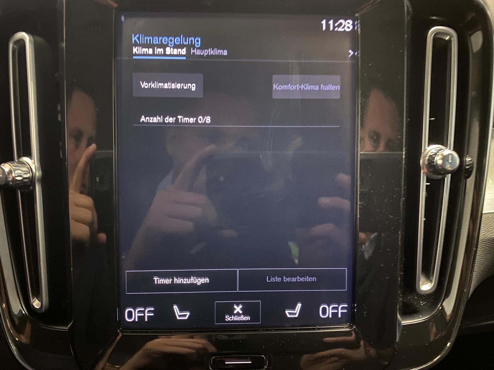 Fahrzeugabbildung Volvo XC40 KLIMA+RFK+PDC+NAVI+SITZHEIZ+4x4+AHK+ALU+LED