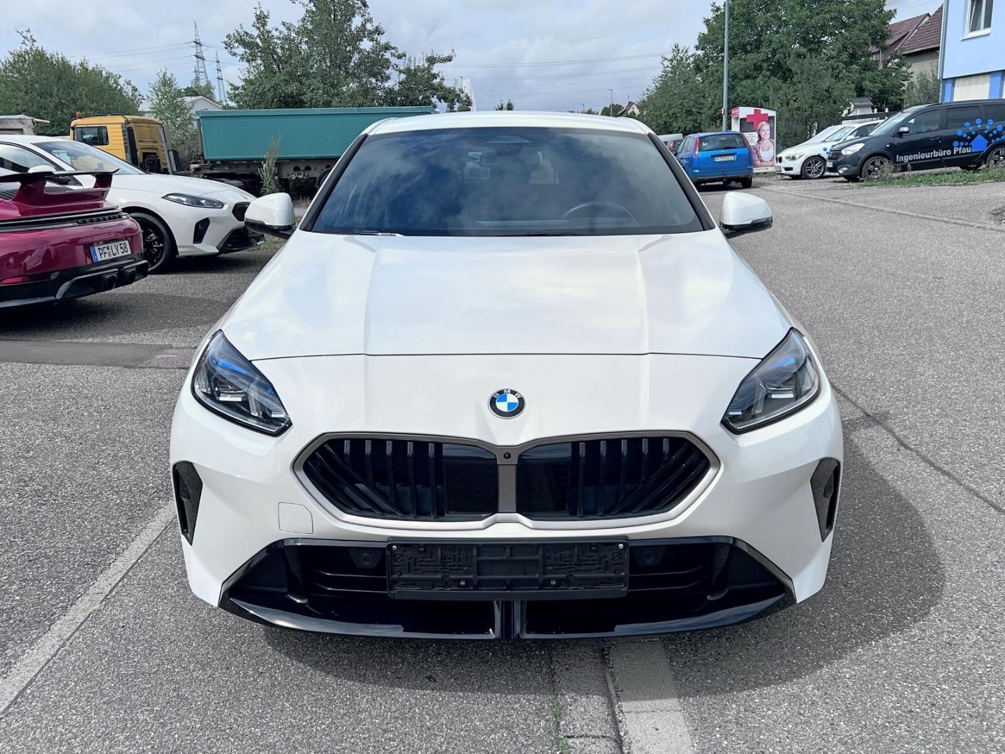BMW 120 i M-Sport ACC HUD 360° H/K eSITZ eHECK KoZG