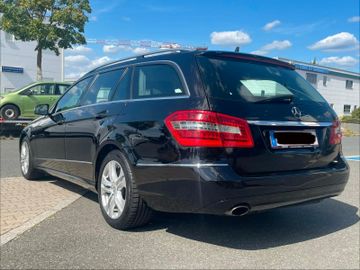 Mercedes E 200 - 4
