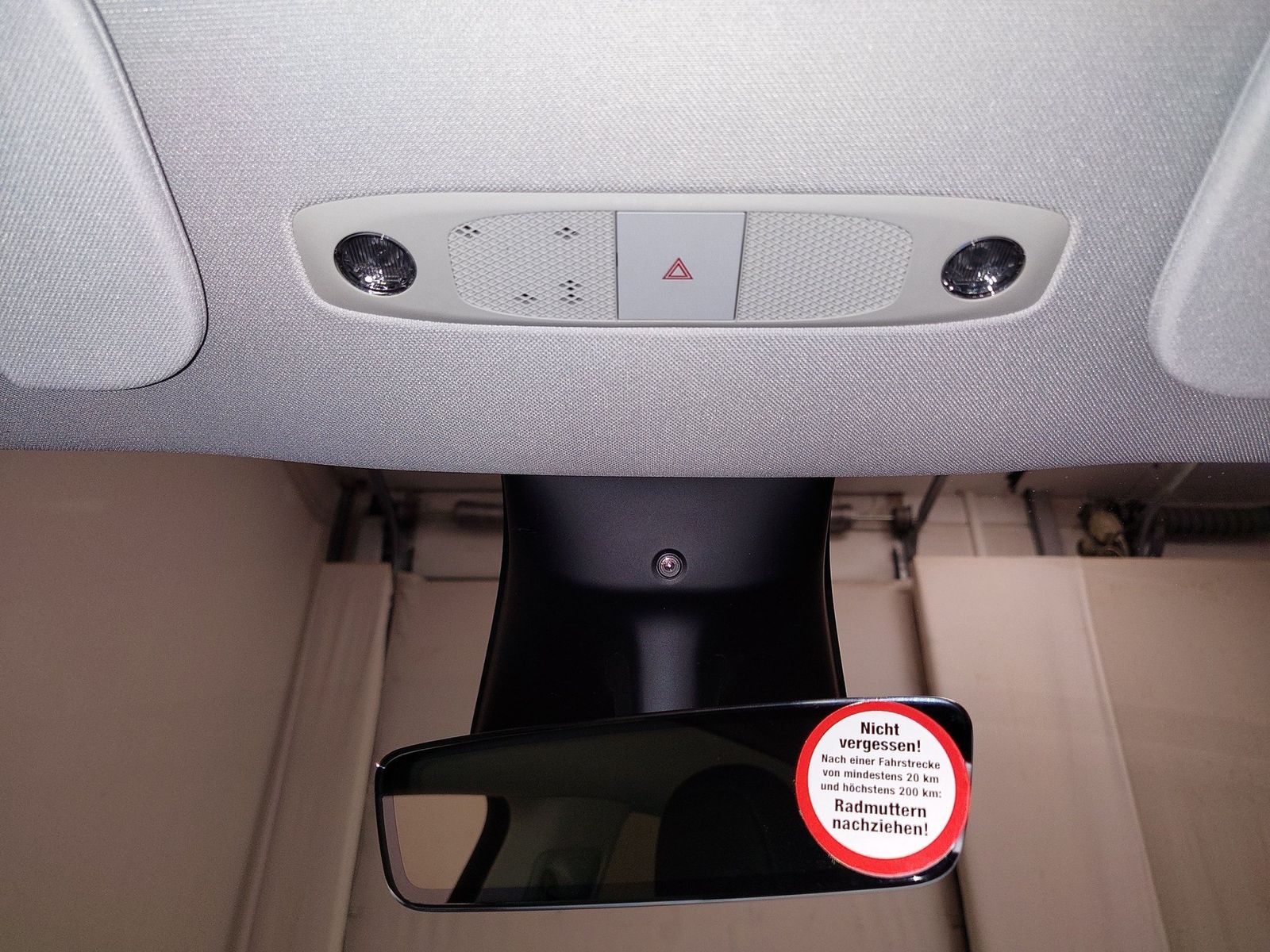 Tesla Model Y Long Range AWD Leder Navi LED Pano RFK foto 13