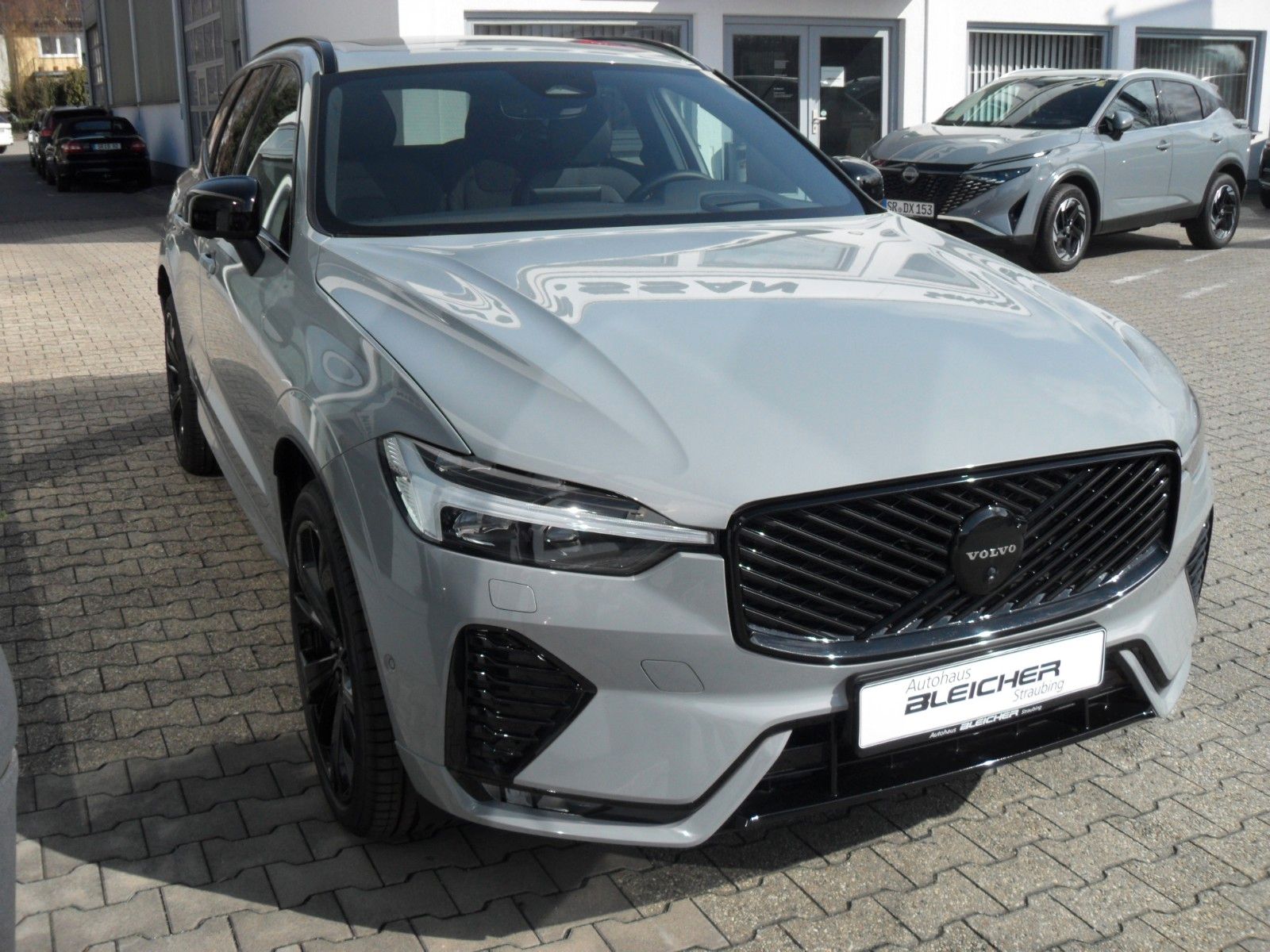 Fahrzeugabbildung Volvo XC 60 B5 Plus Black Edition AWD | Headup