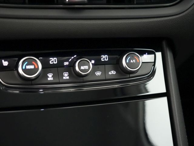 Grandland GSe PHEV 4X4 AT+AHK+NAVI+RÜCKFAHRKAMER