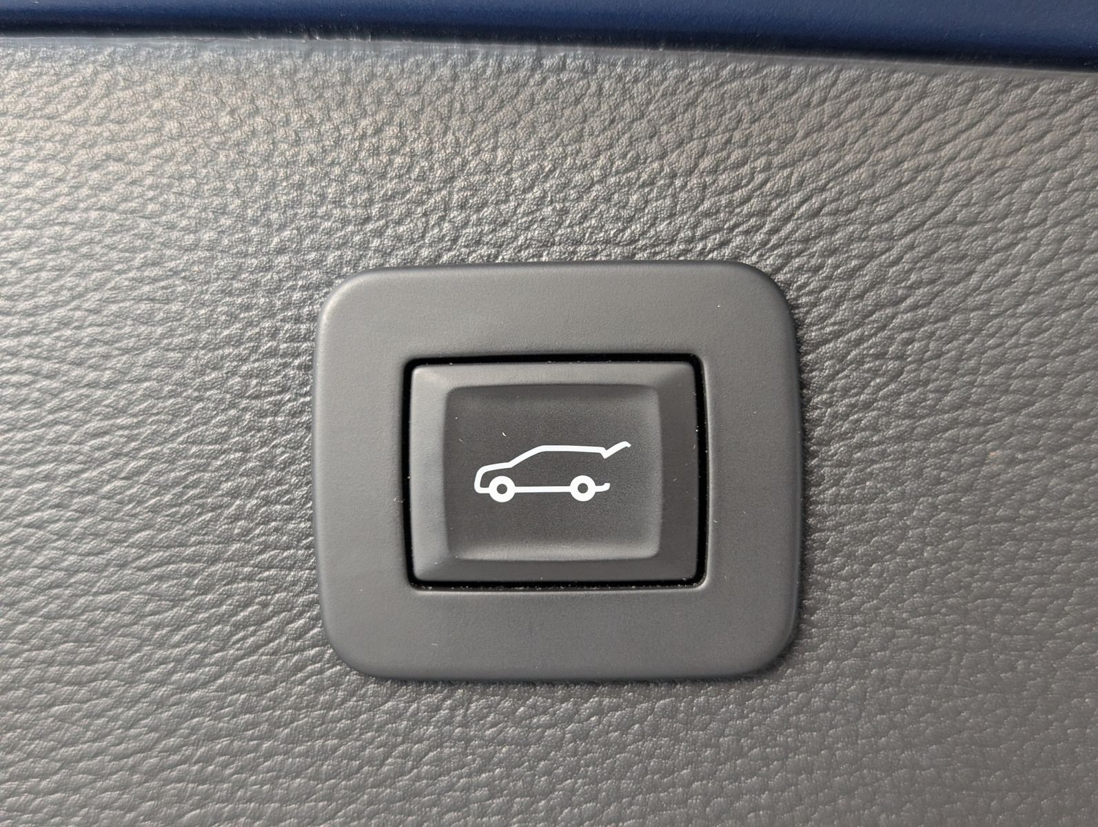 Fahrzeugabbildung Opel Astra Elegance PANORAMA LEDER MASSAGE MEMO 18"