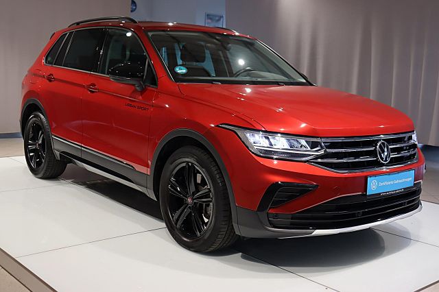 Tiguan 2.0 TSI Urban Sport 4M AHK KAMERA NAVI BT