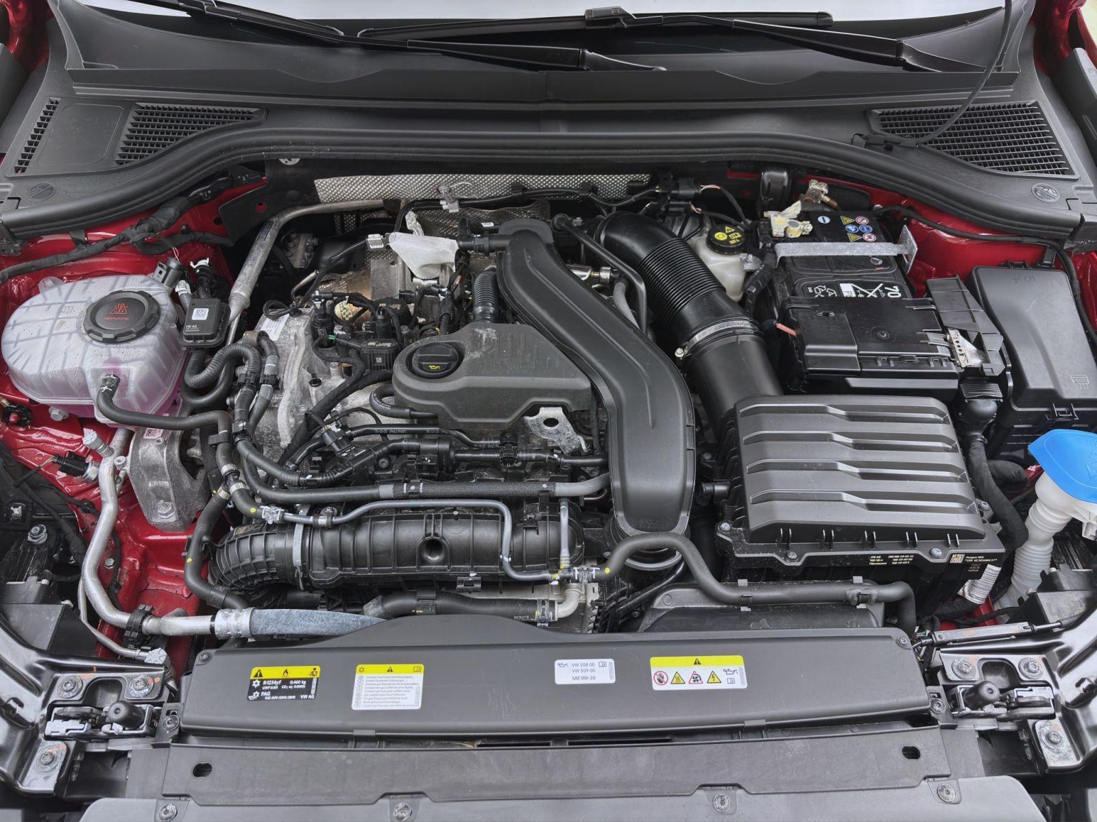 Volkswagen Passat Variant 1.5 eTSI DSG BUSINESS AHK NAVI KA