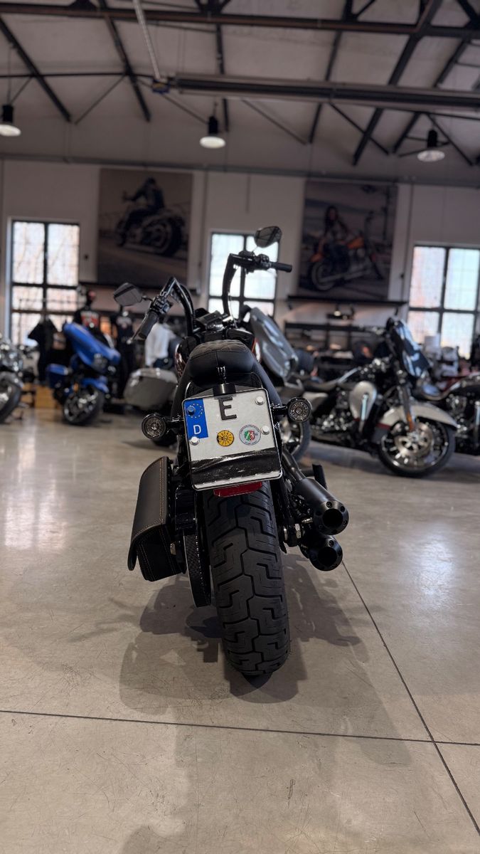 Fahrzeugabbildung Harley-Davidson Street Bob Umbau / J&H