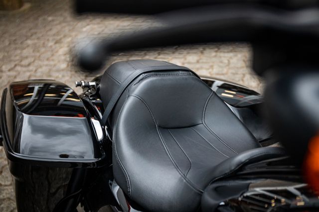 Fahrzeugabbildung Harley-Davidson ROAD KING SPECIAL 114 FLHRXS - JEKILL&HYDE -