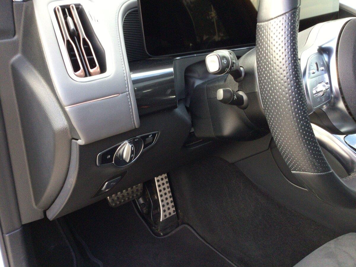 Mercedes-Benz EQC 400 4M AMG+HUD+SHD+AHK+KEYG+360+DISTR+TOTWIN