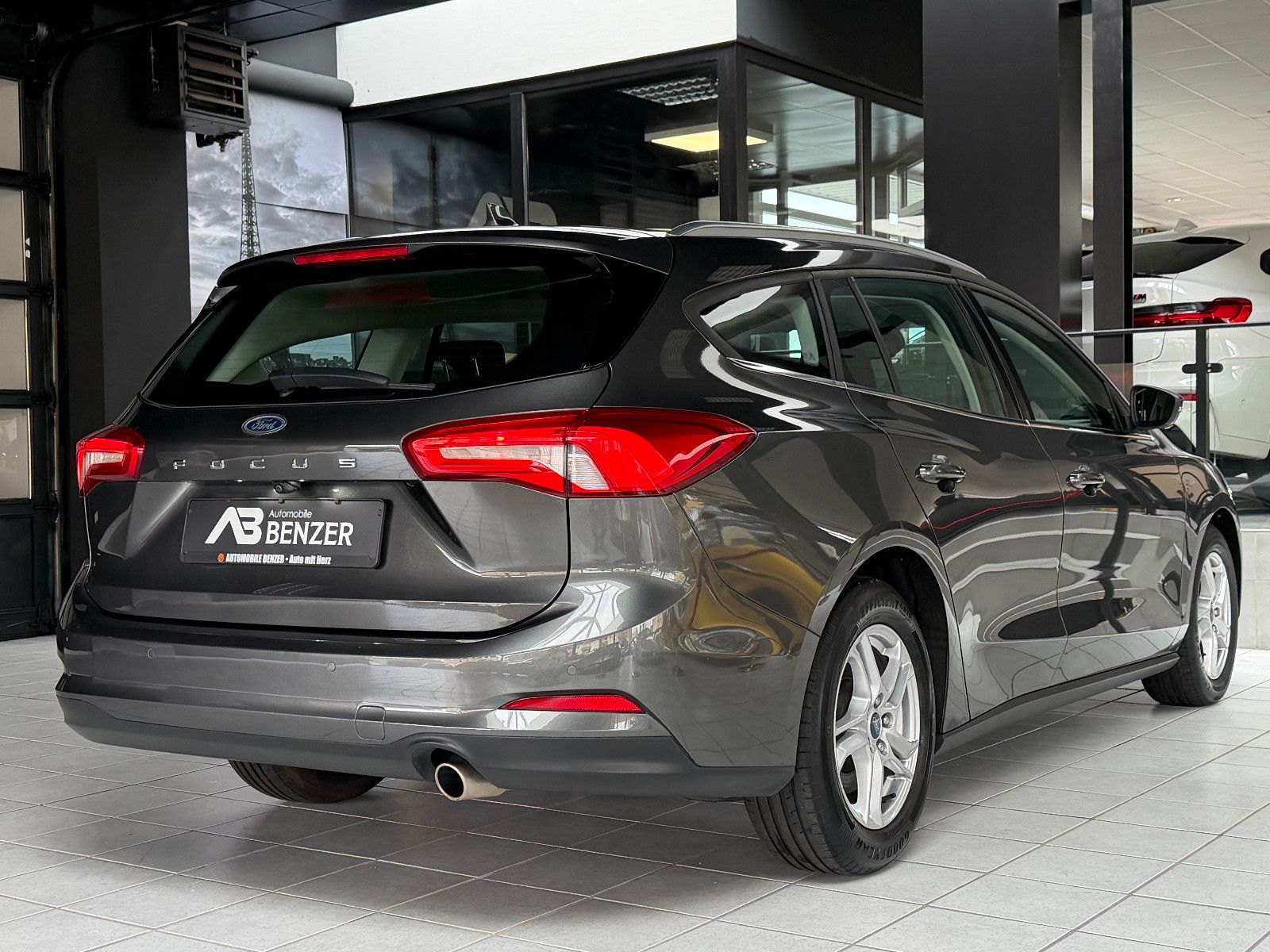 Fahrzeugabbildung Ford Focus Turnier Cool & Connect/NAVI/CAR-PLAY/KAMER