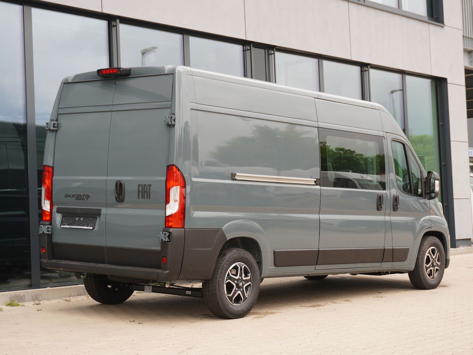 Fiat Ducato Maxi 35 L3H2 180 AT / Snoeks 5-Sitzer imagem 2