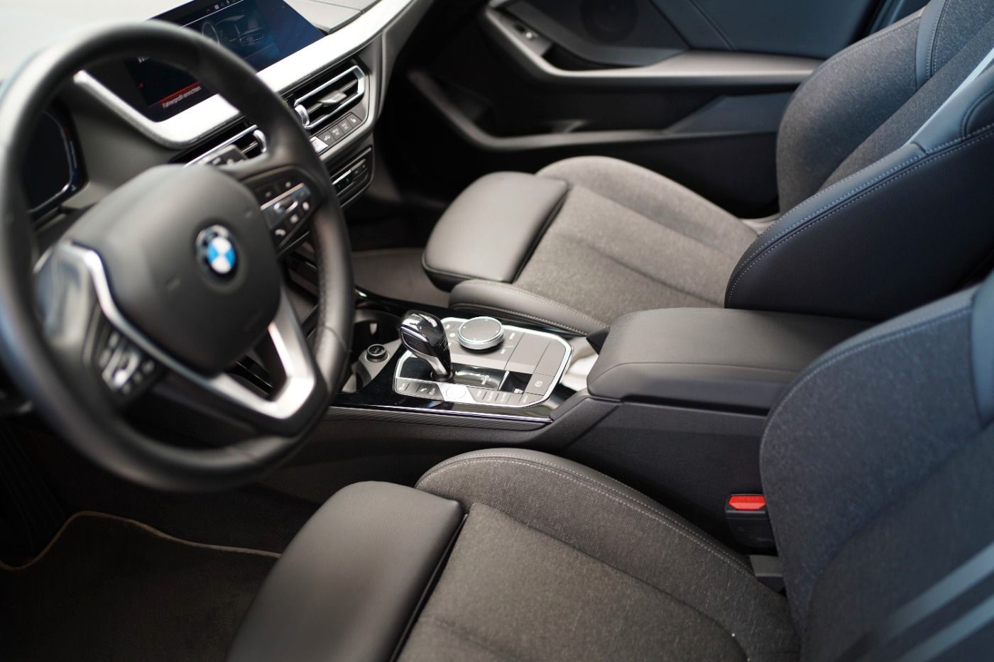 Fahrzeugabbildung BMW 120dA xDrive Sport Line +Fernlichtassis+Klima+PD