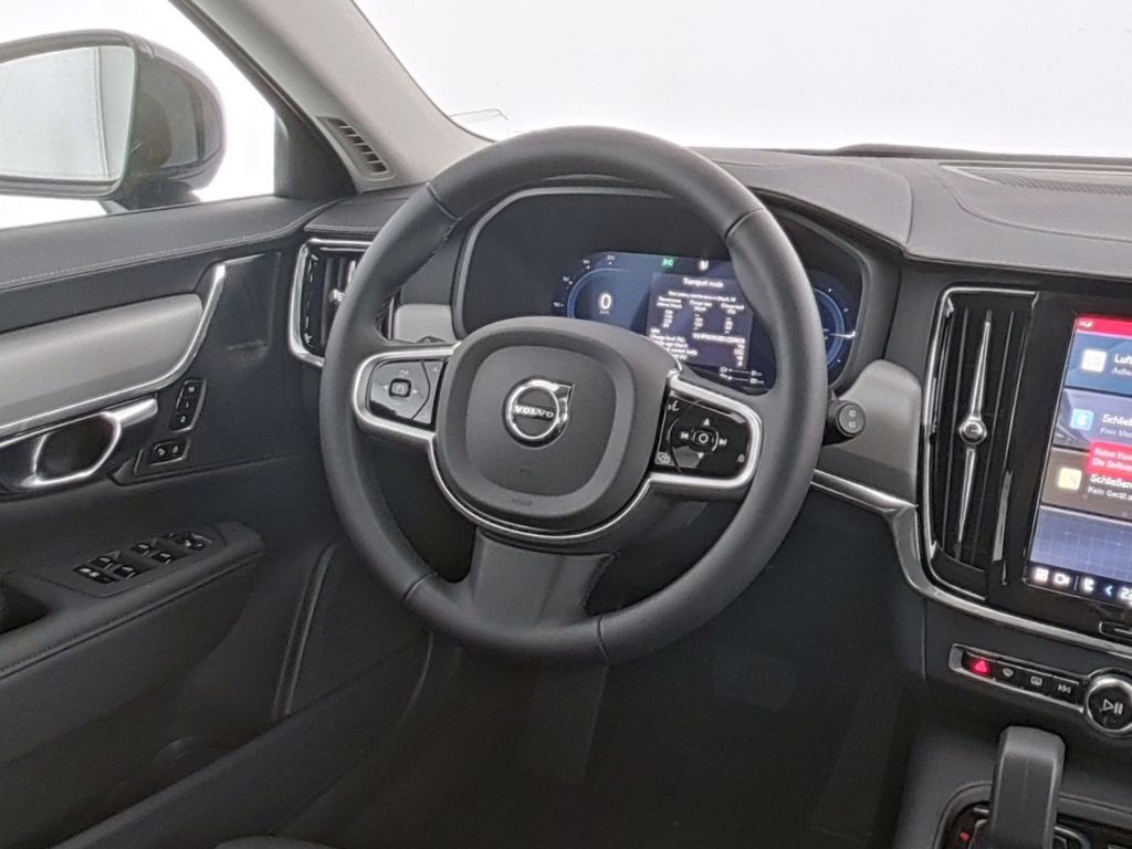 Volvo V90 Kombi Plus Dark Recharge Plug-In Hybrid AWD  foto 14
