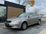 Skoda Octavia Lim. Elegance*49TKM*AHK*TEMPOMAT* - gebrauchte Skoda Octavia aus dem Jahr 2009