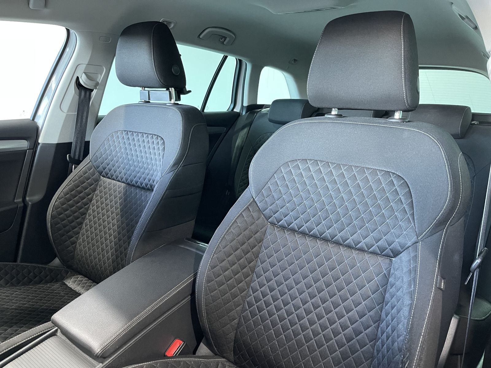Fahrzeugabbildung SKODA Superb Ambition 2.0 TDI*AHK*LED*Cam*Navi*