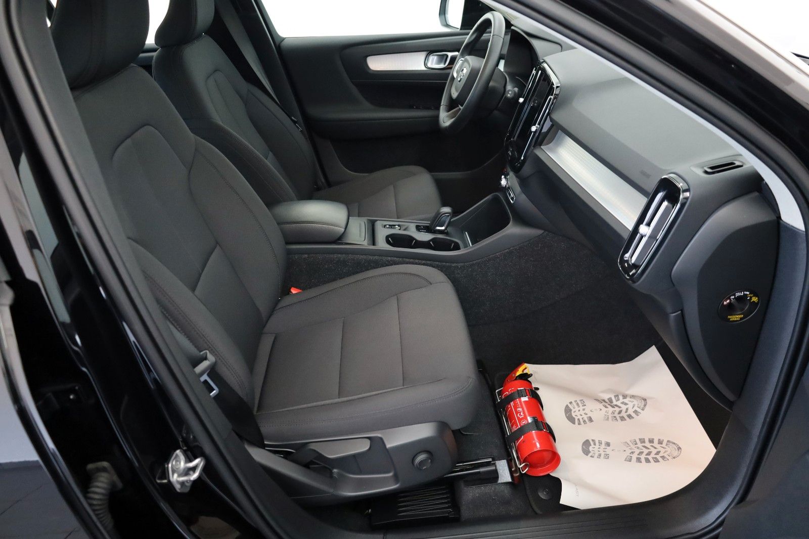Fahrzeugabbildung Volvo XC40 Momentum Pro,Navi,LED,DAB, Unfallfrei!
