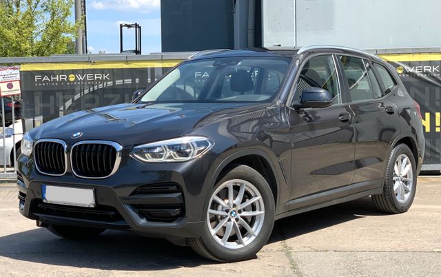 BMW X3 xDrive 30 d Advantage NAVI LEDER LED PDC AHK