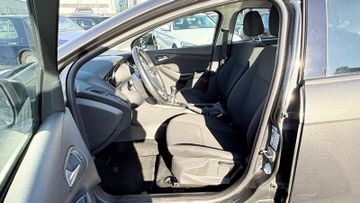 Ford Focus - 8