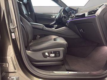 BMW X6 M50 - 12