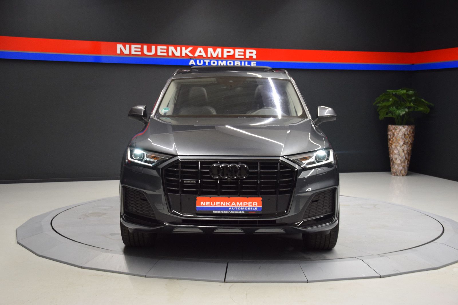 Fahrzeugabbildung Audi Q7 50 TDI quattro S line Pano Luft Massage 22"