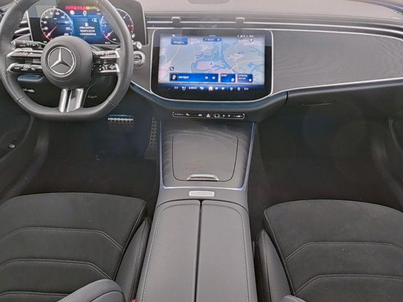 Mercedes-Benz E 220 T d , AMG NIGHT AHK DISTR KAMERA PANO SPUR