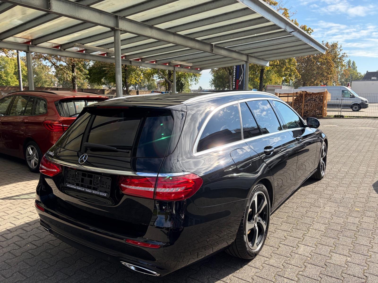 Mercedes-Benz E 300 d T 9G Avantgarde|NAVI|LED|KAM|AHK|Sport