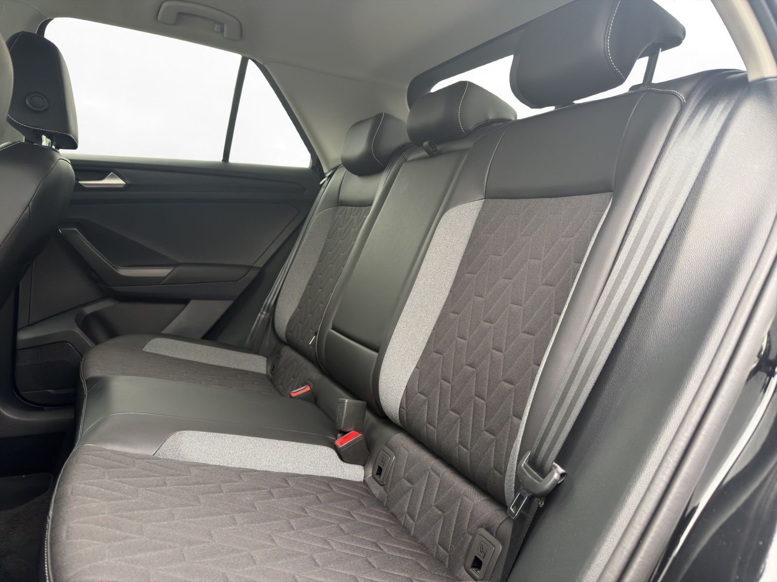 Volkswagen T-Roc - Bild 7