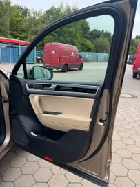 Volkswagen Touareg - 8