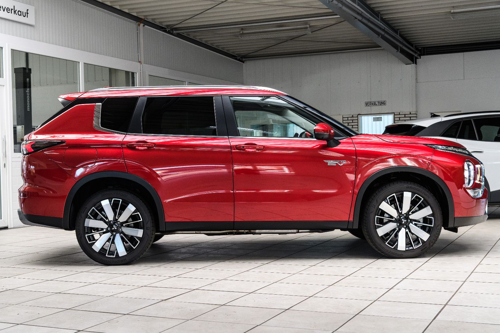Fahrzeugabbildung Mitsubishi Outlander Intro Edition +4WD+ LED+AHK+Kam+20"
