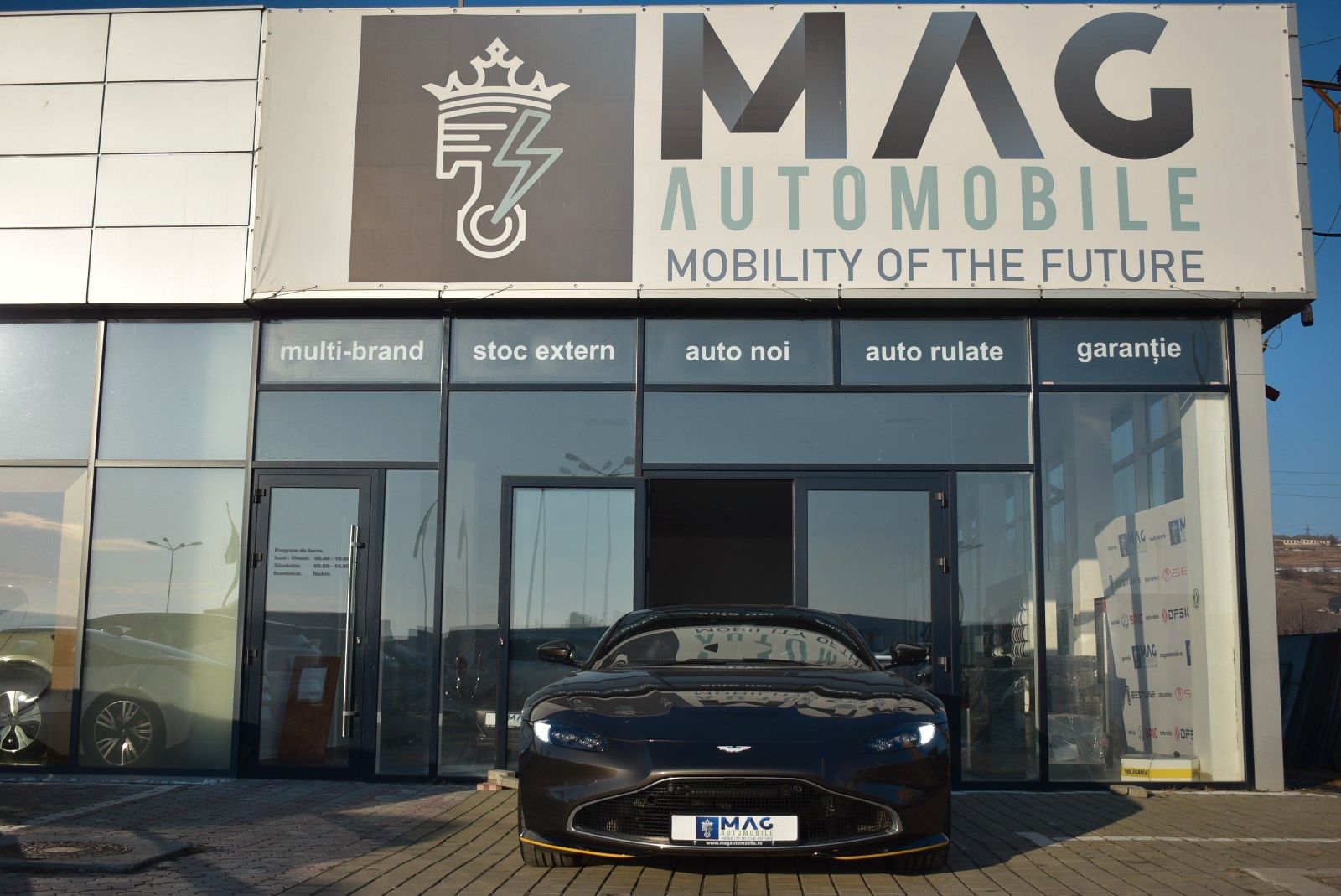 ASTON MARTIN V8 Vantage