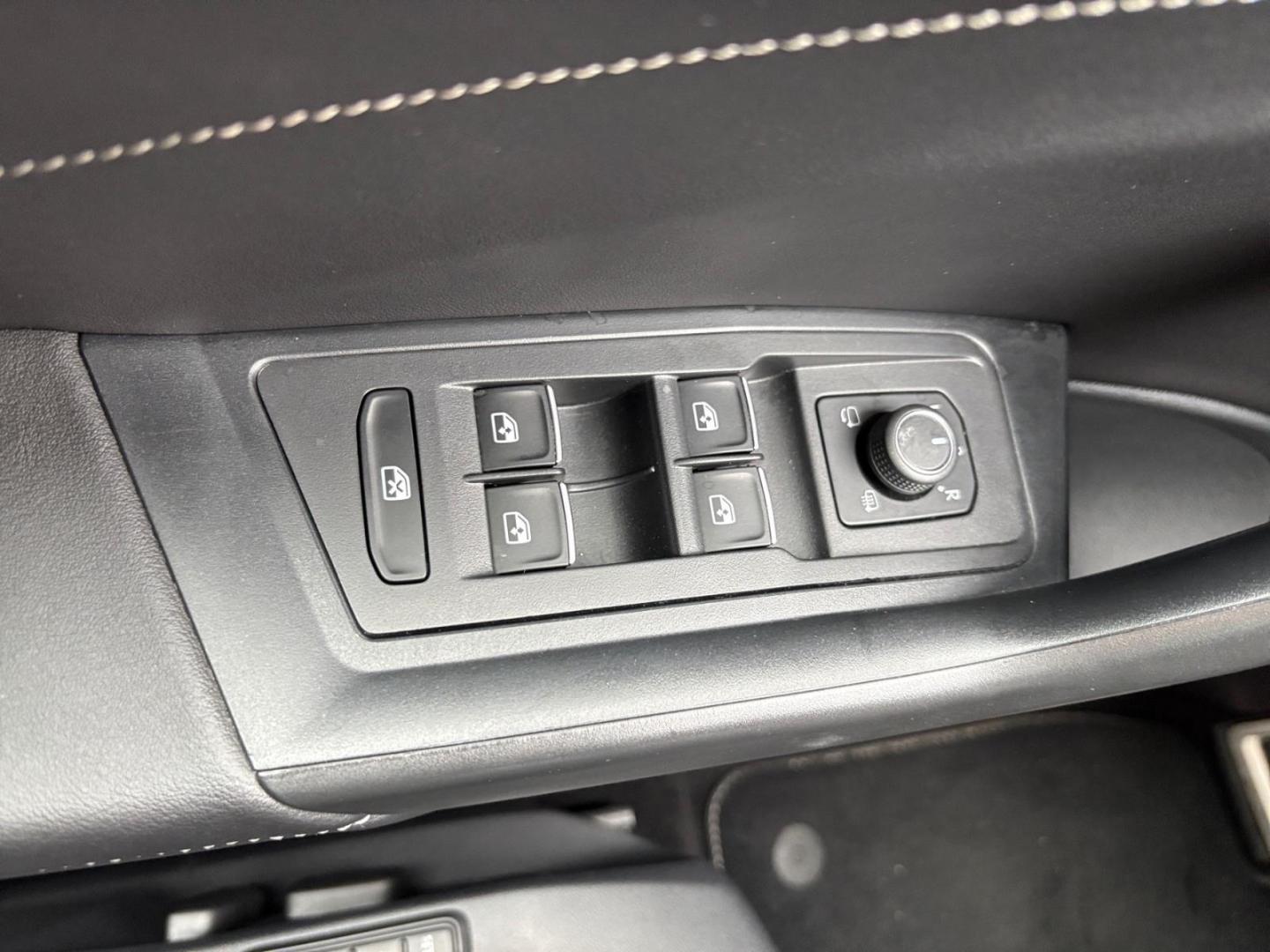 Volkswagen T-Roc R-Line 2.0 TSI 4Motion StandHZG AHK Navi, миниатюра 27