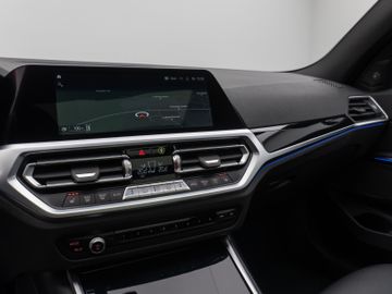 Fahrzeugabbildung BMW M340d xDr Tour HUD H/K Pano M Sportbremse Laser
