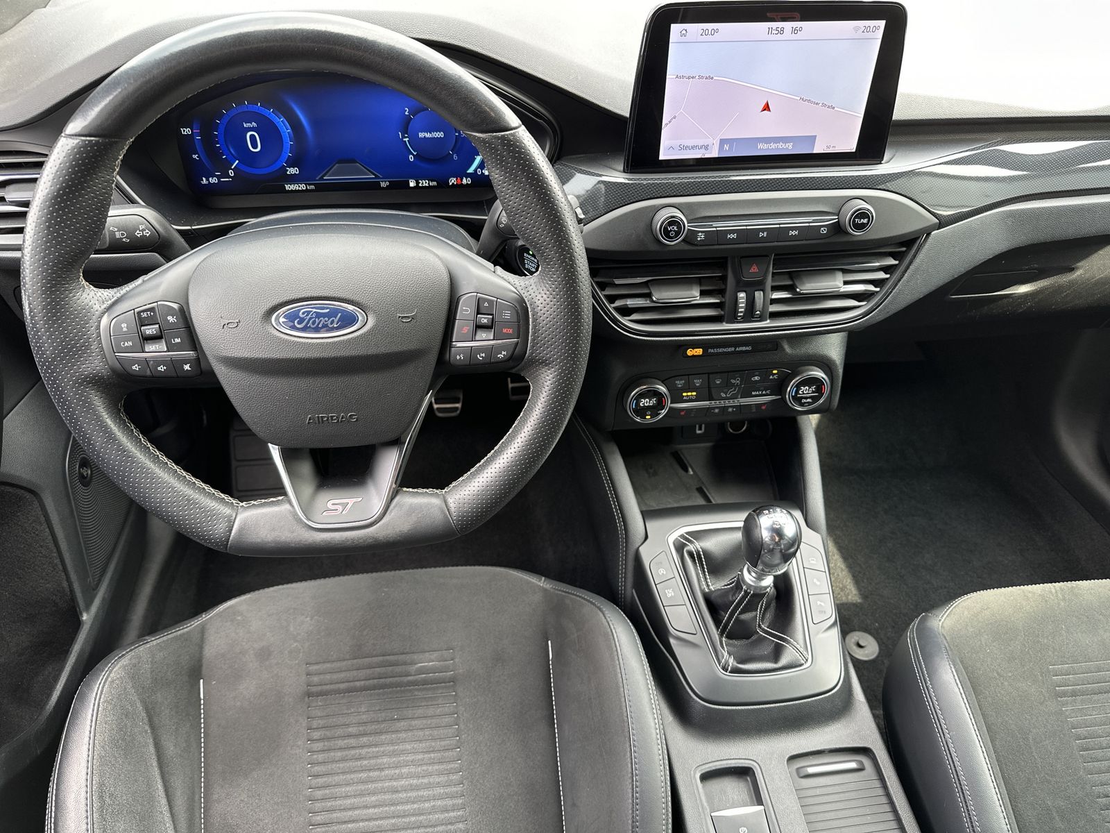 Fahrzeugabbildung Ford Focus Turnier 2.0 EB ST NAV+LED+ACC+AHK+KAM+19ZO