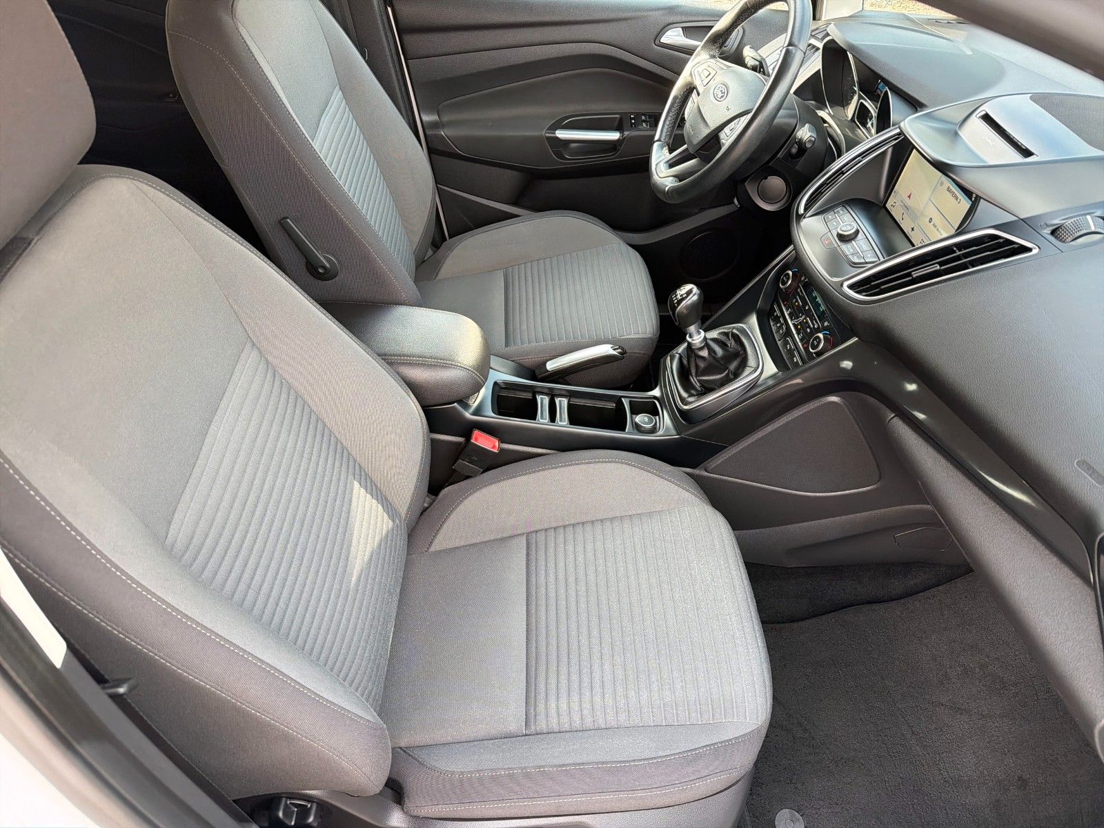 Fahrzeugabbildung Ford Grand C-Max Grand C-MAX Titanium
