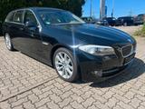 BMW 530d Kombi Leder Navi R-Kamera - BMW 530 aus 2010: Kombi