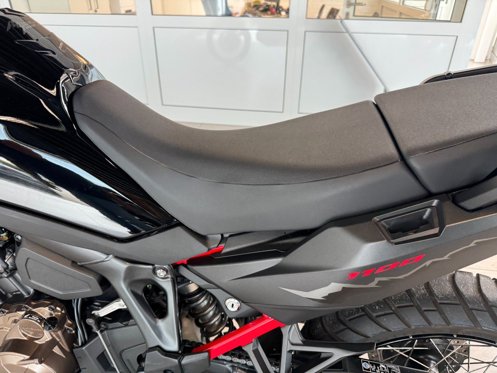 Fahrzeugabbildung Honda Africa Twin CRF 1100 ES, elektrisches Fahrwerk