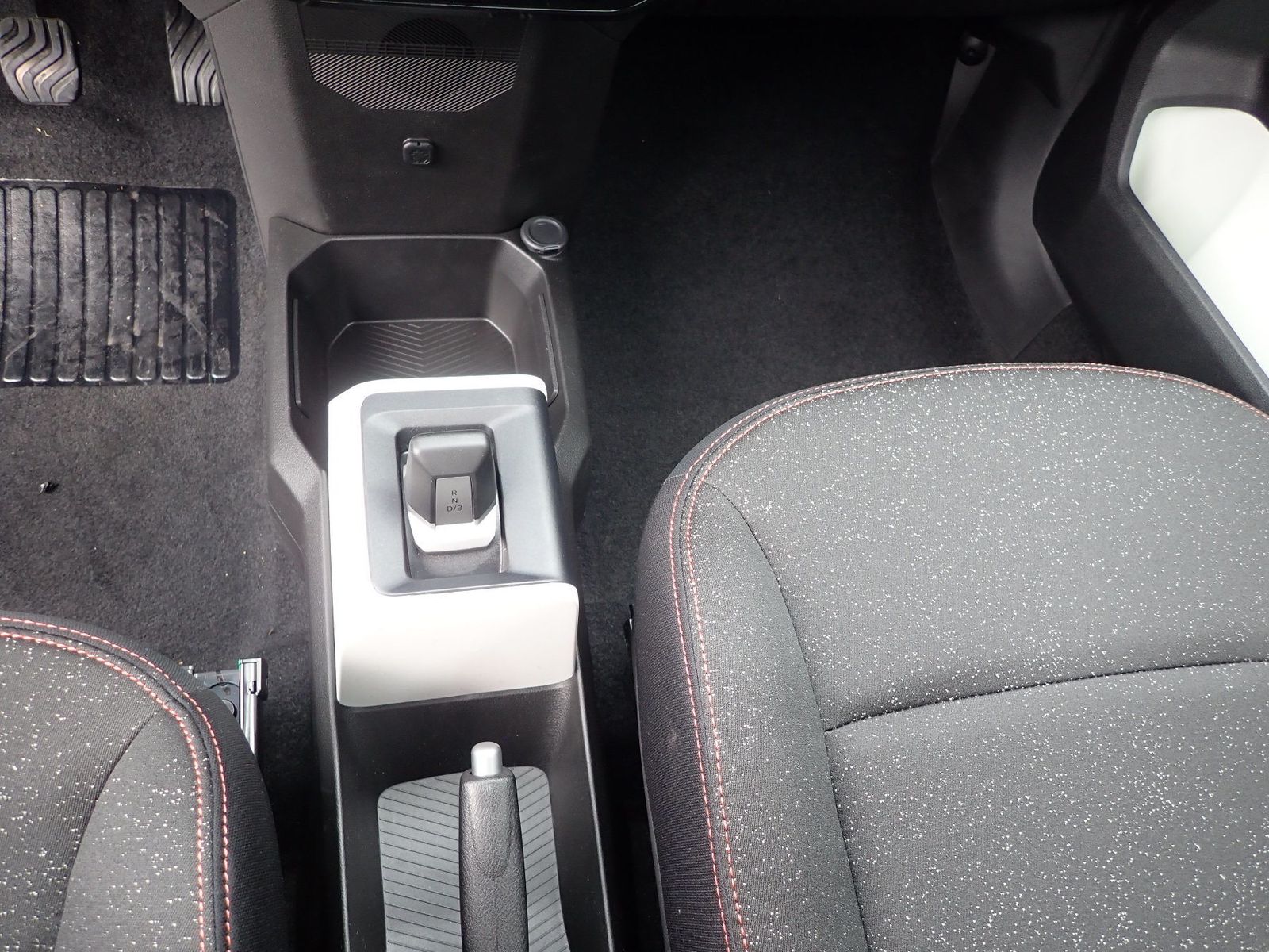 Fahrzeugabbildung Dacia Spring Expression ELECTRIC 65