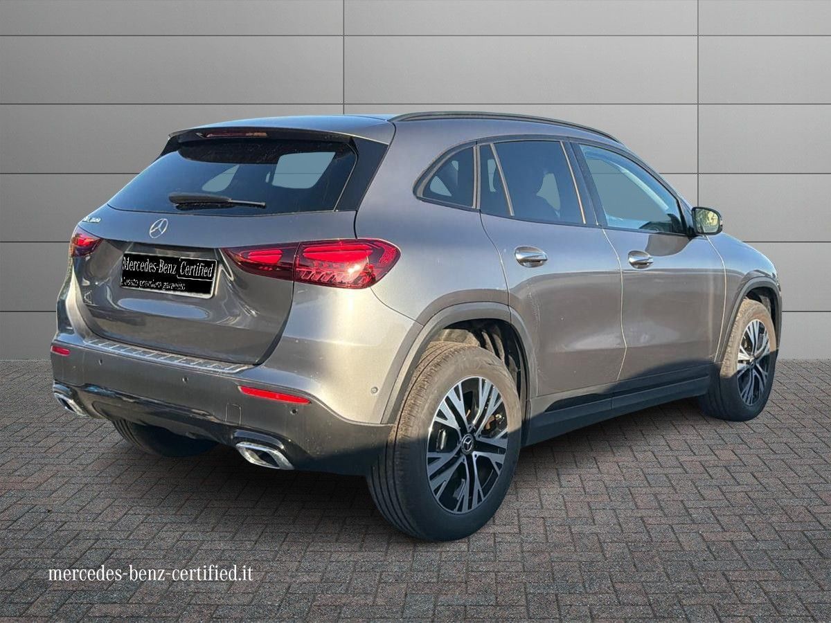 Mercedes-Benz GLA 180 Progressive Advanced Plus imagem 2