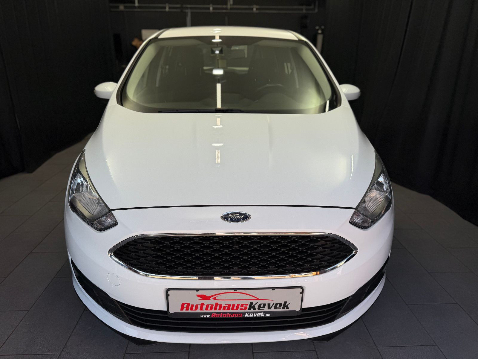 Fahrzeugabbildung Ford Grand C-Max |7-SITZER|PDC|TEMPOMAT
